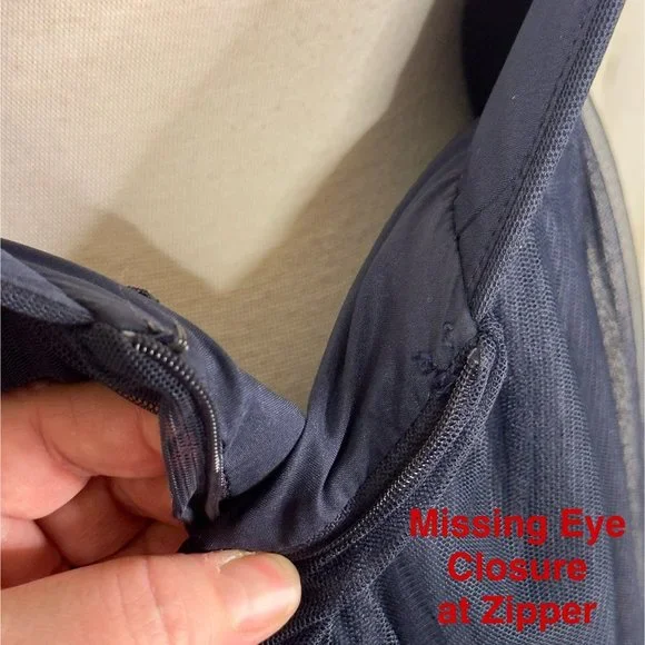 Blondie Nites Navy Gold Embroidered V-Neck V-Back Formal Dress Ball Gown Size 9 - Picture 11 of 16